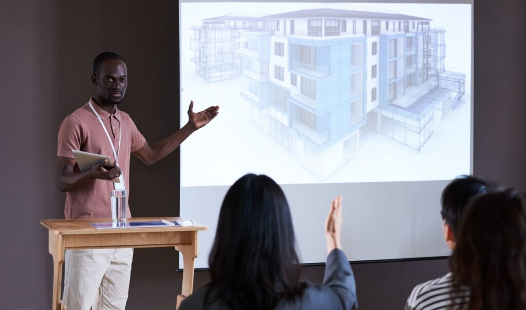 Egi Give Explaining to Presenter About New Urban Planning